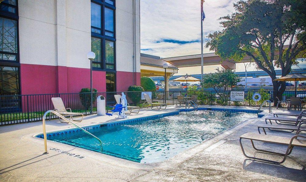 Comfort Inn Dallas North Love Field Airport Esterno foto
