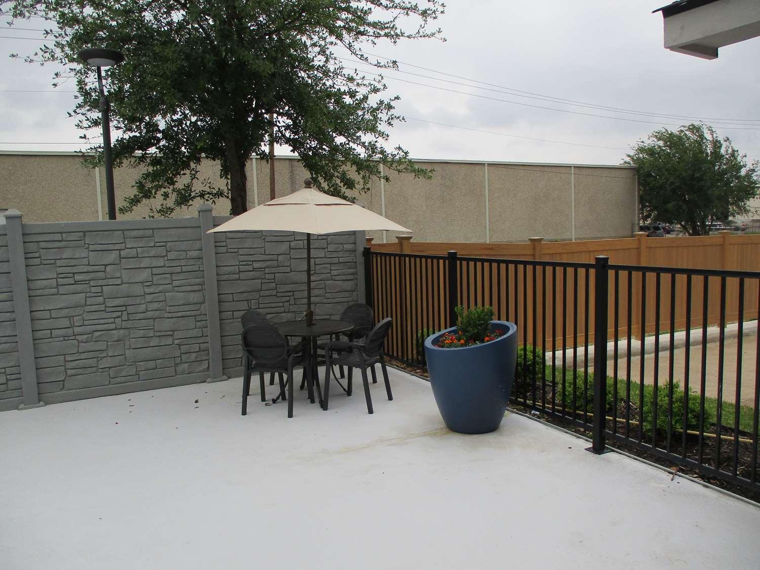 Comfort Inn Dallas North Love Field Airport Esterno foto