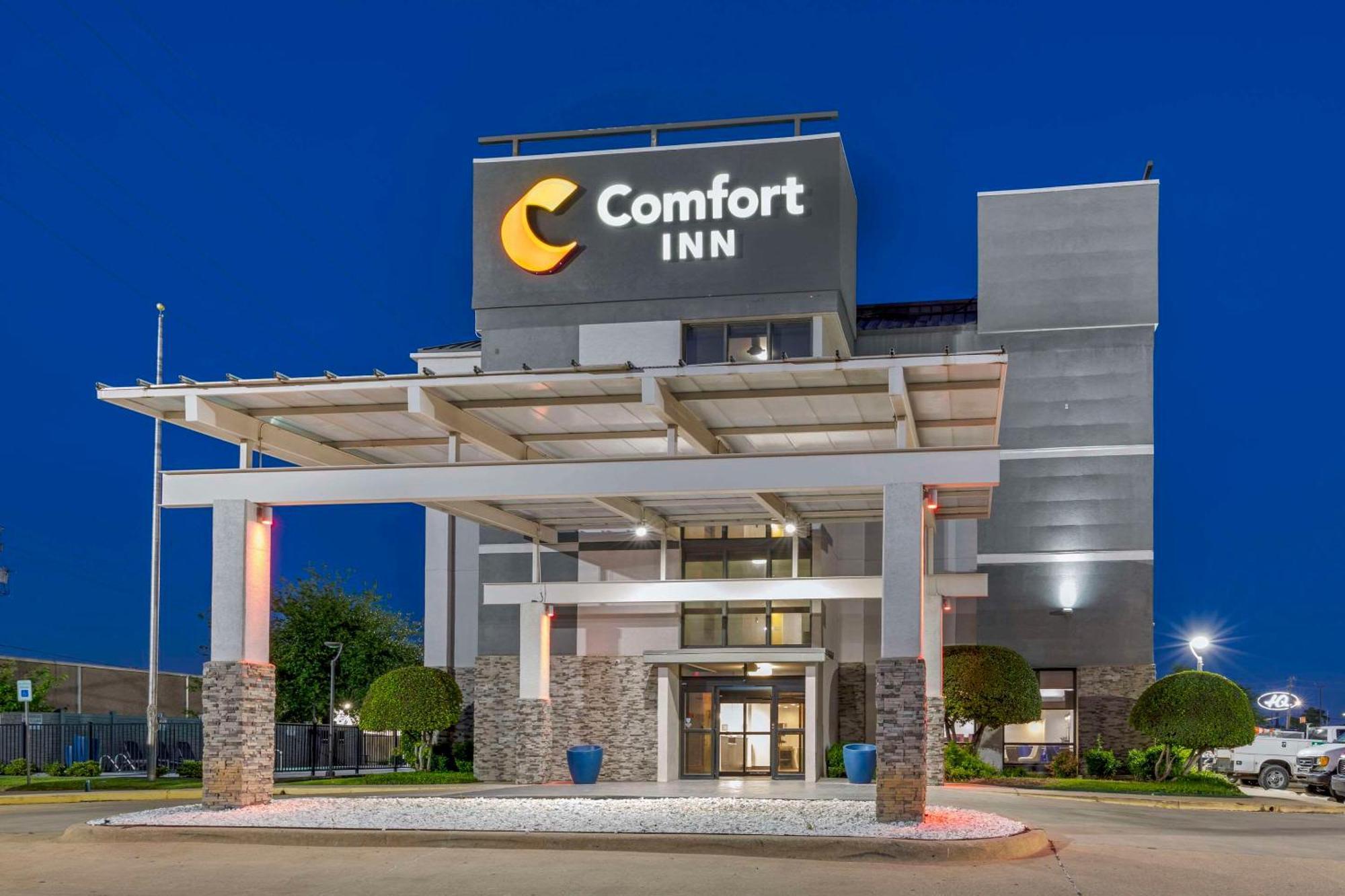 Comfort Inn Dallas North Love Field Airport Esterno foto