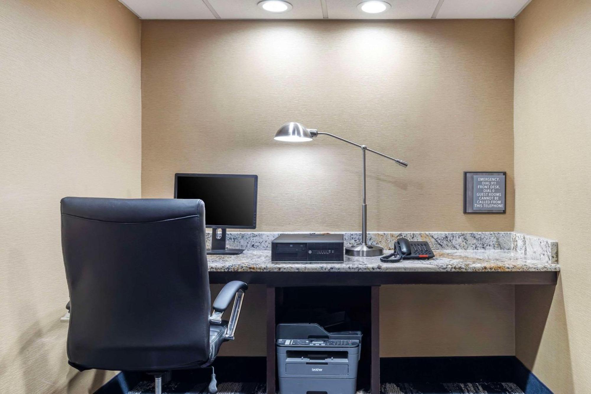 Comfort Inn Dallas North Love Field Airport Esterno foto