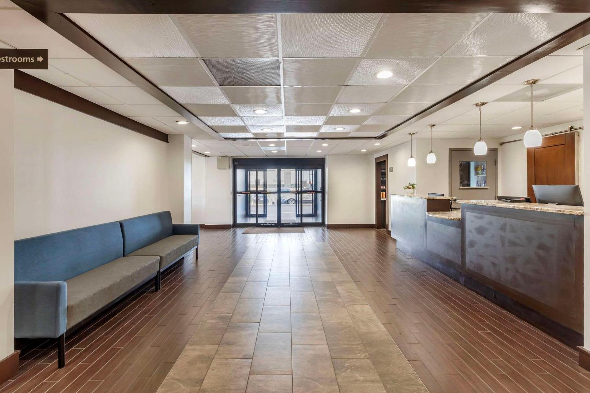 Comfort Inn Dallas North Love Field Airport Esterno foto